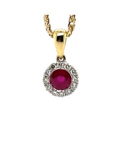 18ct Yellow Gold 0.29ct Ruby and 0.09ct Diamond pendant
