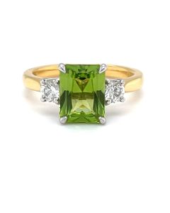 18ct Yellow Gold Peridot & Diamond 3 Stone ring