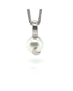 9ct White Gold cultured Pearl pendant