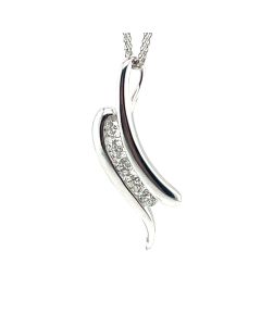 18ct White Gold Diamond 5 stone peapod pendant and chain