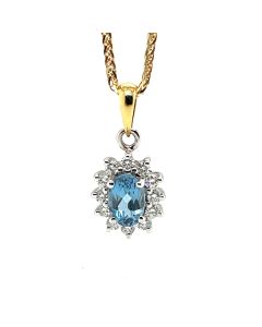 18ct White Gold Aquamarine and Diamond oval cluster pendant and chain