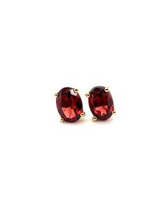 9ct Yellow Gold Garnet Stud Earrings