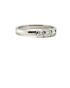 Platinum 0.33ct Diamond 3 stone ring