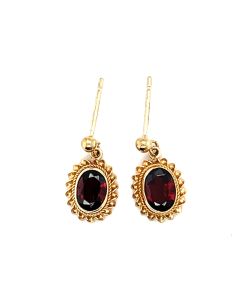 Pre-Owned 9ct Yellow Gold Garnet Stud Earrings