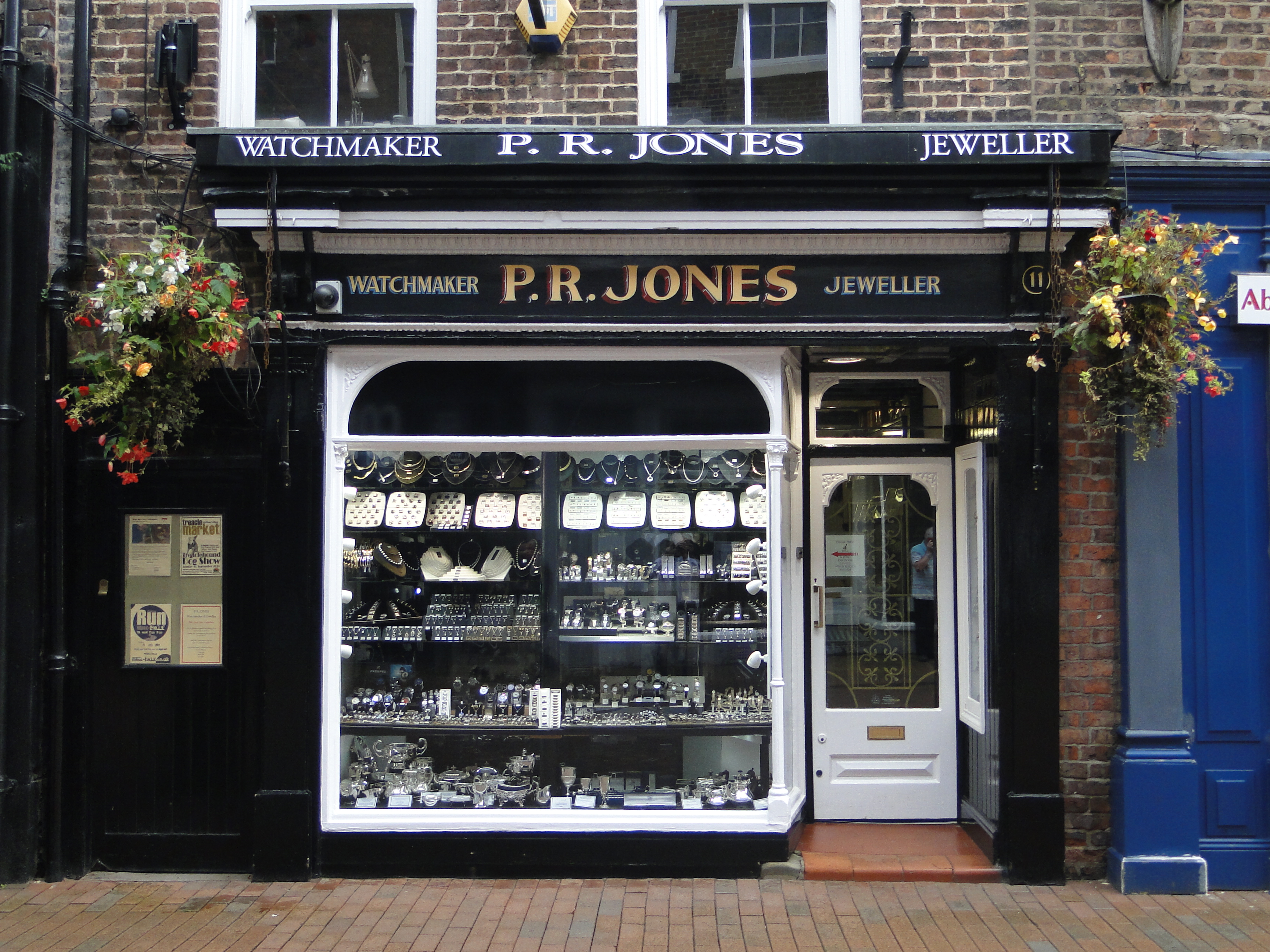 PR Jones Jewellers - Macclesfield 11